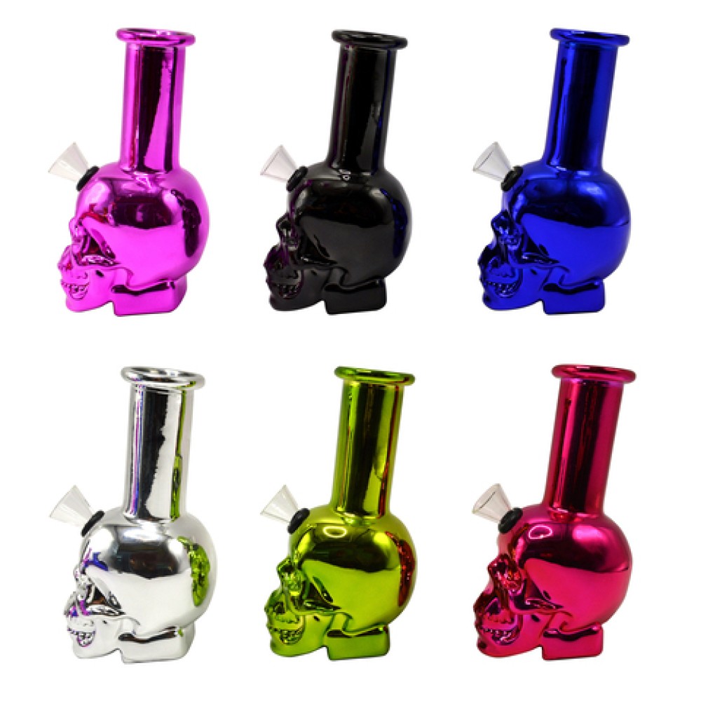 Glasbong Totenkopf, Metallic, Verschiedene Farben | H: 16cm Ca. Ø: 40mm Glasbong Totenkopf, Metallic, Verschiedene Farben | H: 16cm Ca. Ø: 40mm
