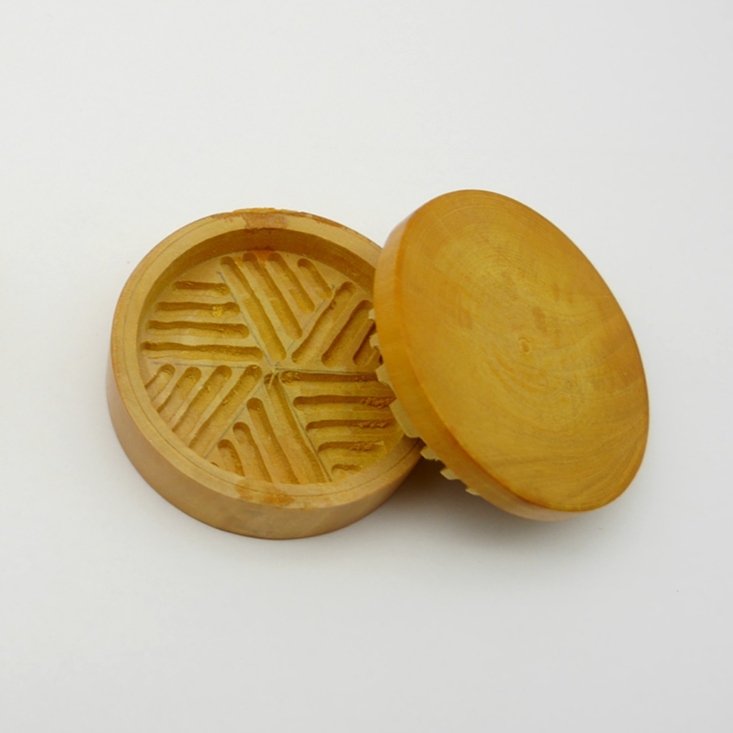 Holzgrinder mit Holzstreifen (ca. ⌀ 60 mm / 2-teilig), 6er-Pack